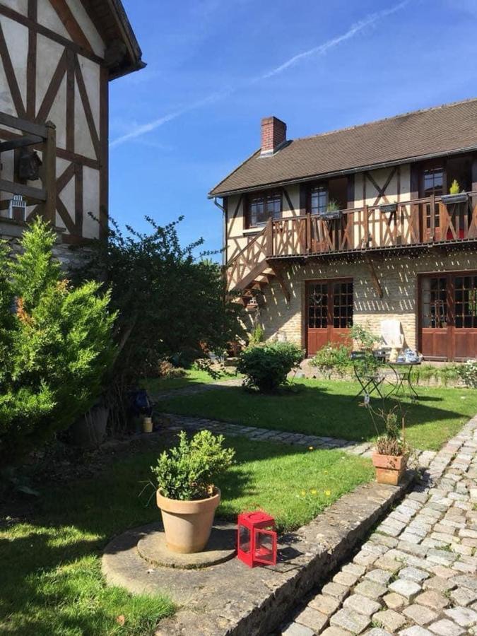 Au Fil De L'Eau & Gite "Le Jardin Du Moulin" Fourges Exterior foto