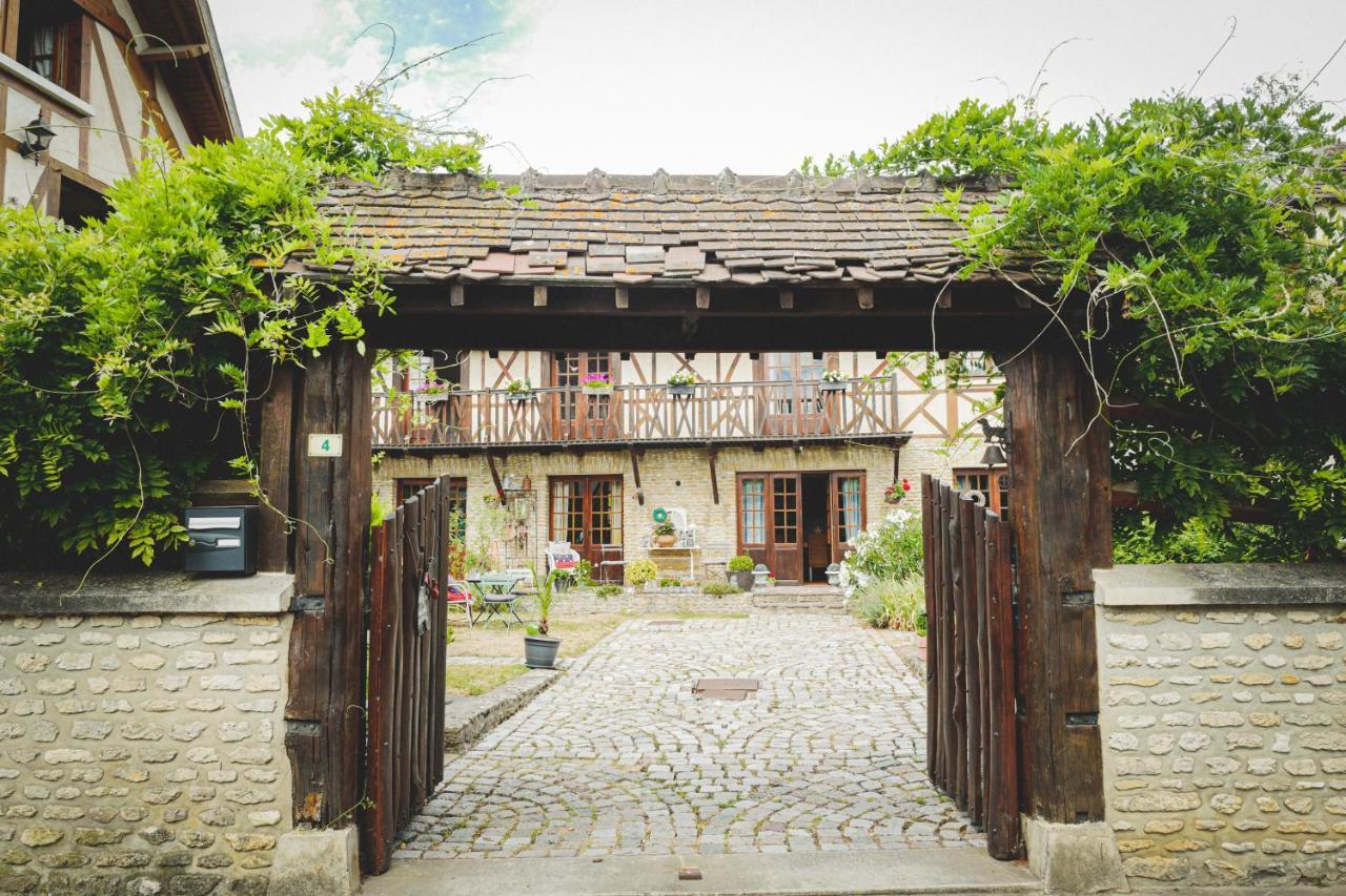 Au Fil De L'Eau & Gite "Le Jardin Du Moulin" Fourges Exterior foto